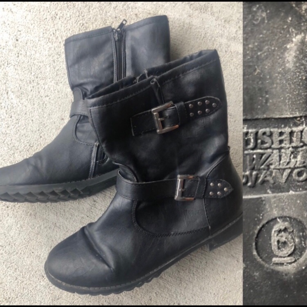 Black Boots/Booties